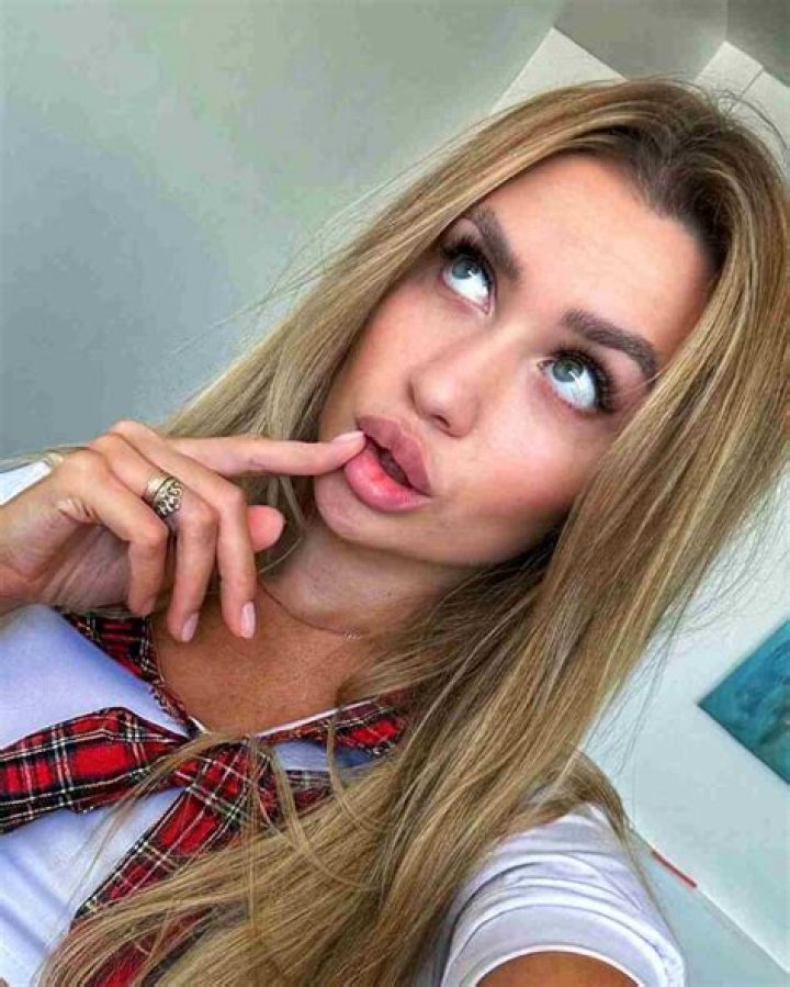 
Stephanie Schmid Height, Weight, Net Worth, Age, Wiki, Who, Instagram, Biography 
